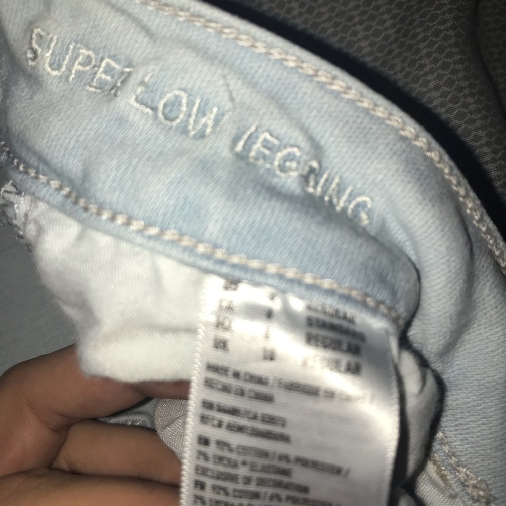 american eagle ripped skinny jeans - Picture 4 of 6